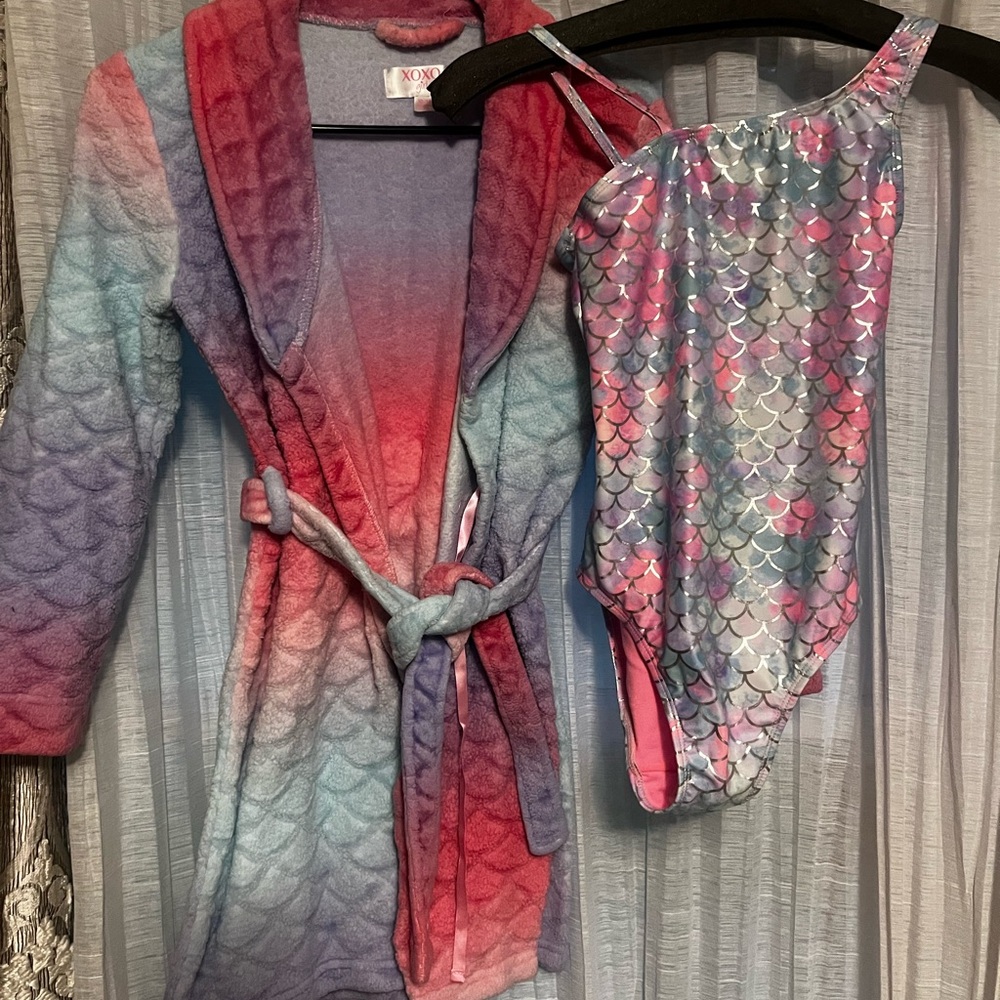 NBW Mermaid Pattern Robe and Swimsuit Set + NWT Sun Hat and Flip Flops